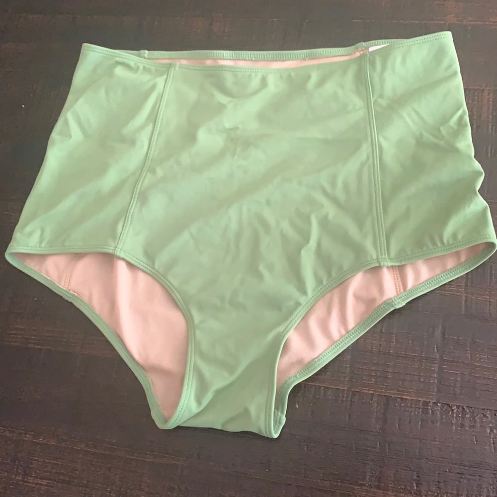 Kortni Jeane green high waisted bottoms